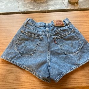 COPY - Levi’s Shorts (mom shorts) Medium Wash